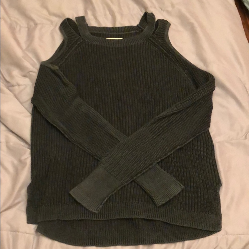 Hollister- Open shoulder long sleeve size M